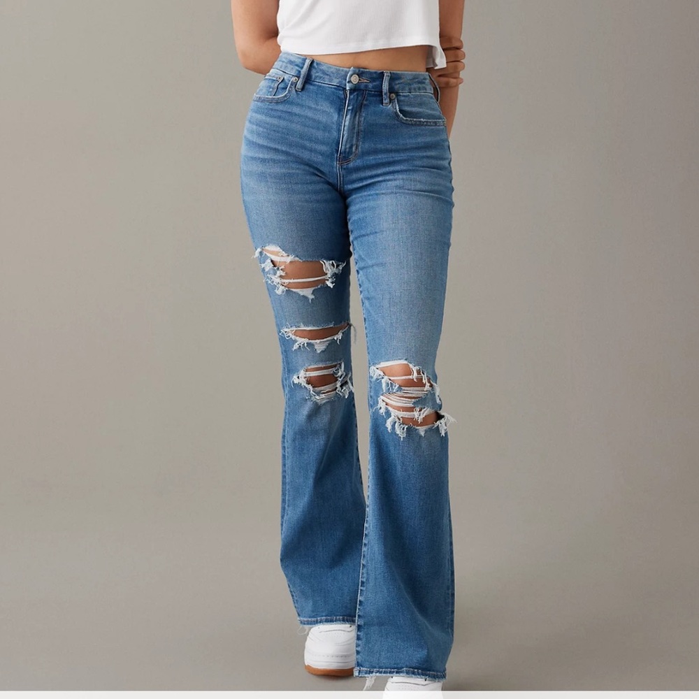 American Eagle Curvy Ripped Super High Rise Flare Next Level Stretch, Size 8
